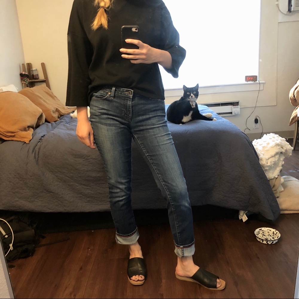 straight leg blue jeans